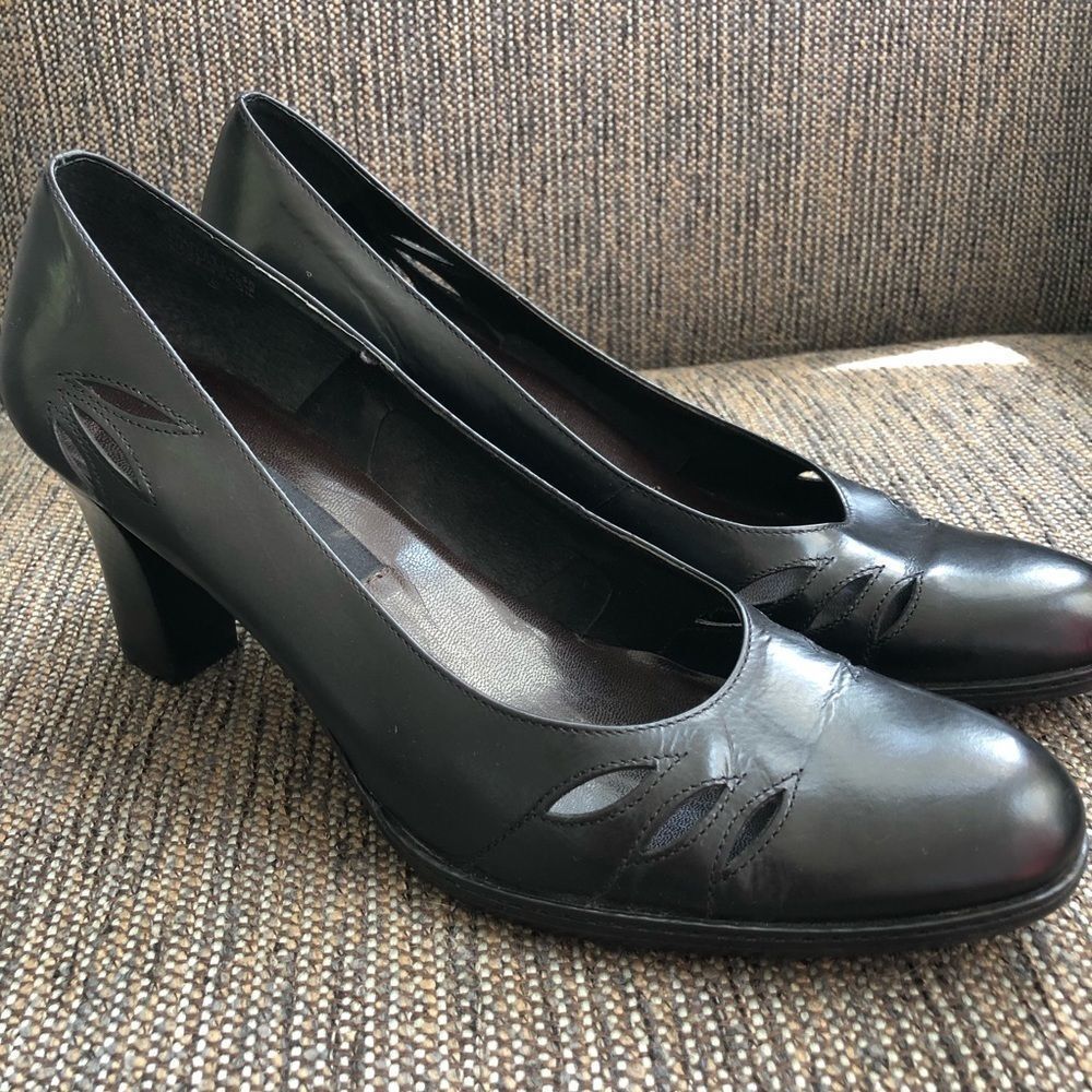 Etienne Aigner Ville Heels Laser Cut Leather 9.5